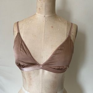 Wilfred Aritzia bralette Size M taupe satin EUC